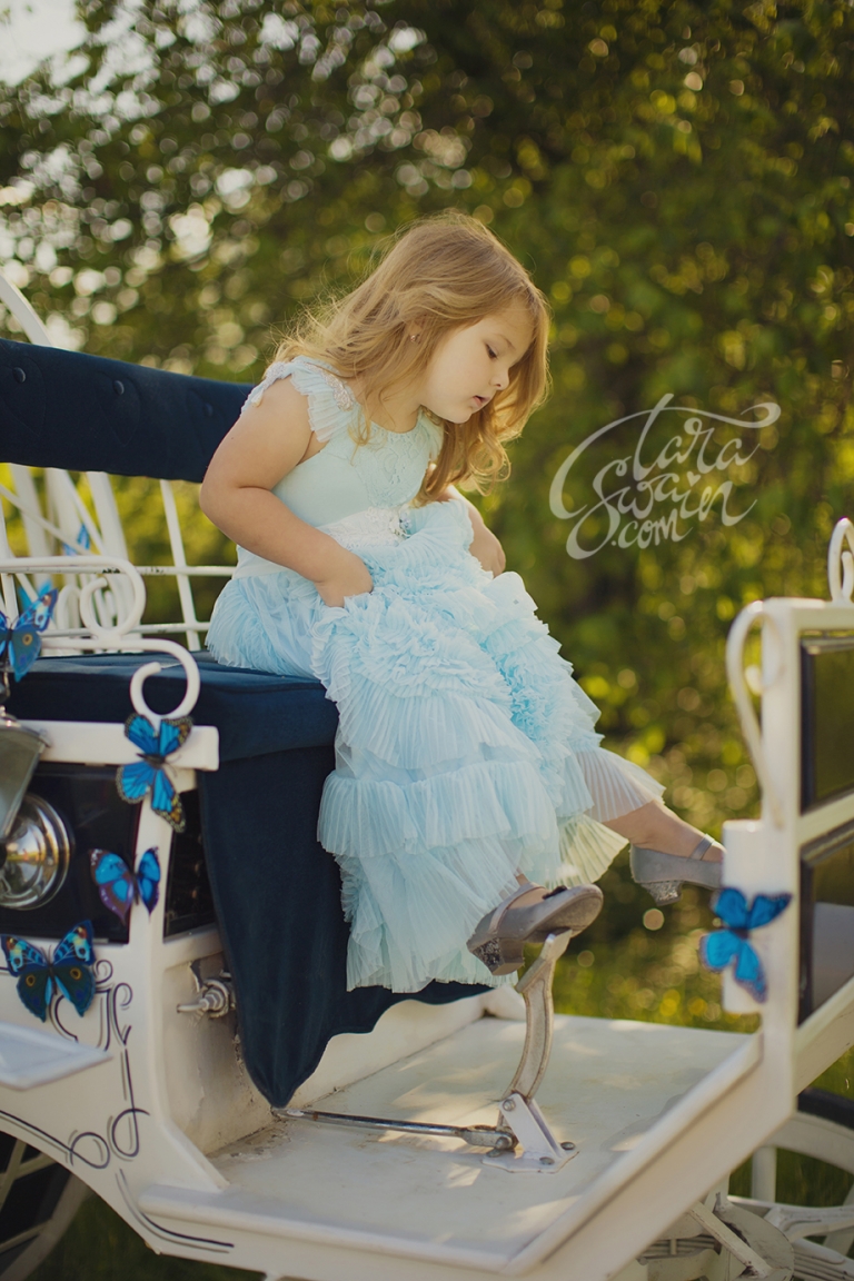 Kinsley Cinderellas Carriage Mini Tara Swain Photography Llc